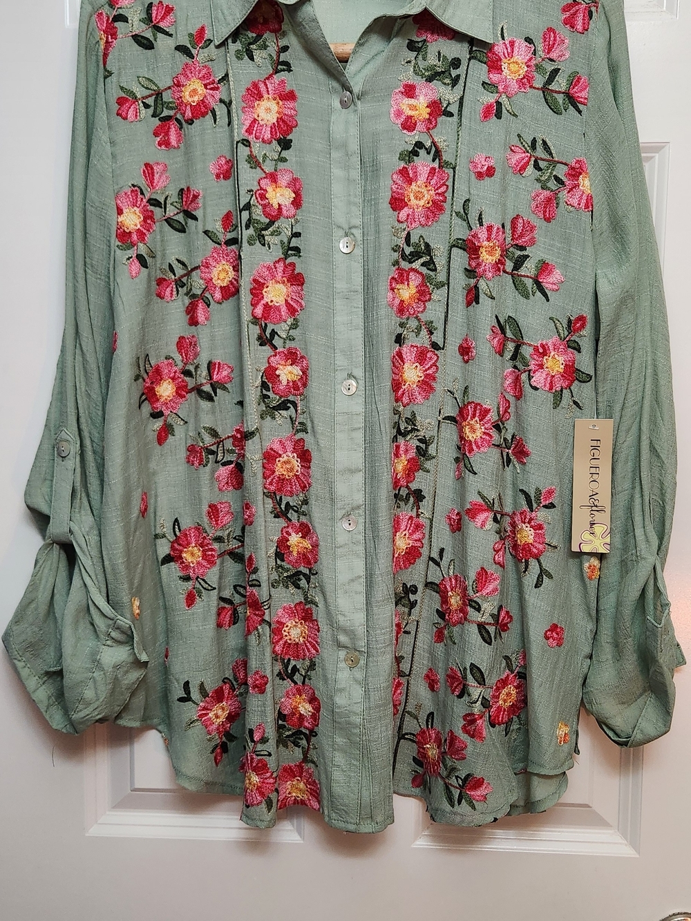 Women's, Figueroa & Flower Floral Embroidered Sage Button-Down Shirt. XL